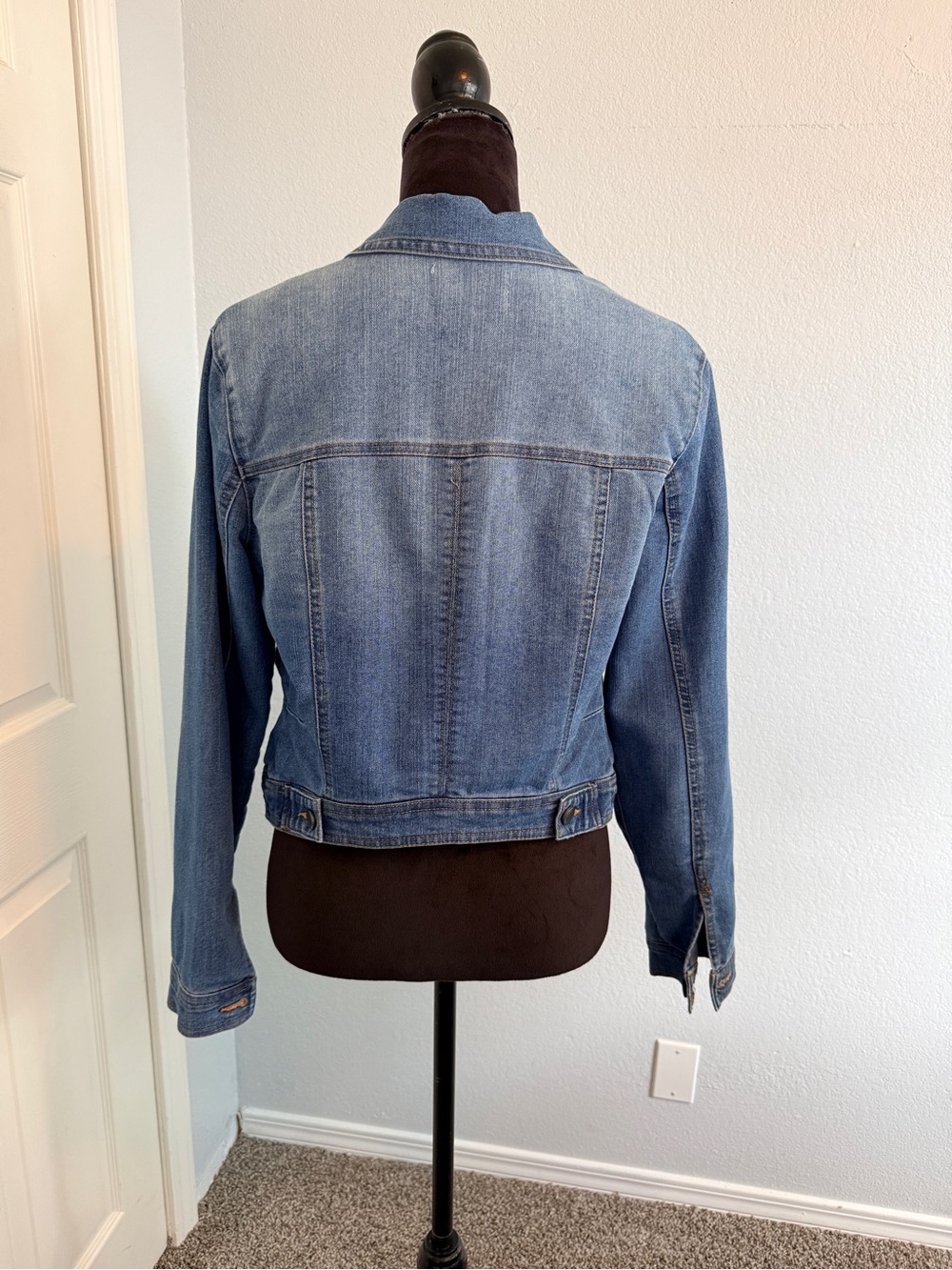 Denim jacket - Picture 2 of 3